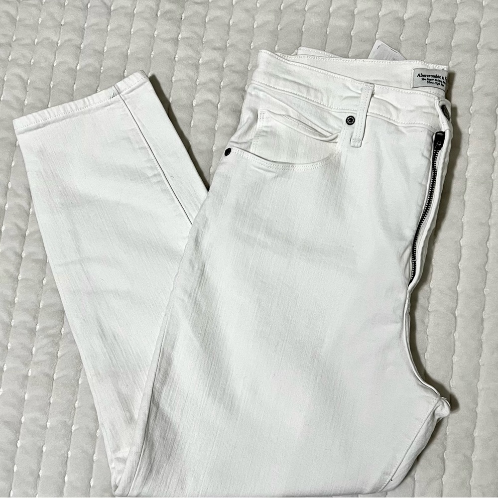 Abercrombie & Fitch White Ankle Jeans